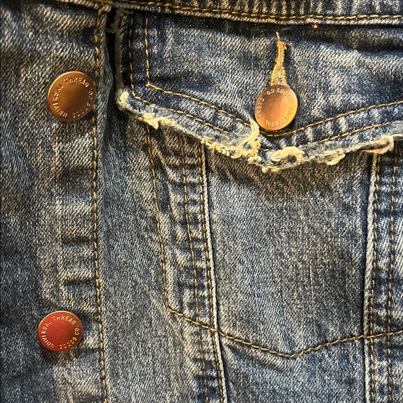 Universal Thread Distressed Blue Jean Jacket - Picture 3 of 7